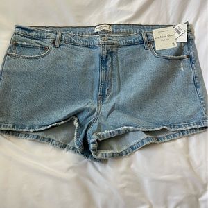 Abercrombie and Fitch mom shorts. Brand new with tags!